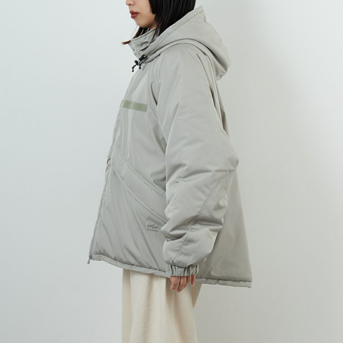 ARMY TWILL SANFORIZED [アーミーツイル サンフォライズド] Pe Weather パディングジャケット [AM-2554006] GRAY &&モデル身長：162cm 着用サイズ：S&&
