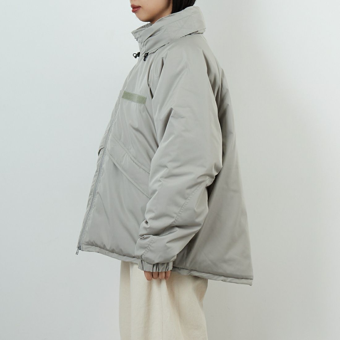 ARMY TWILL SANFORIZED [アーミーツイル サンフォライズド] Pe Weather パディングジャケット [AM-2554006] GRAY &&モデル身長：162cm 着用サイズ：S&&