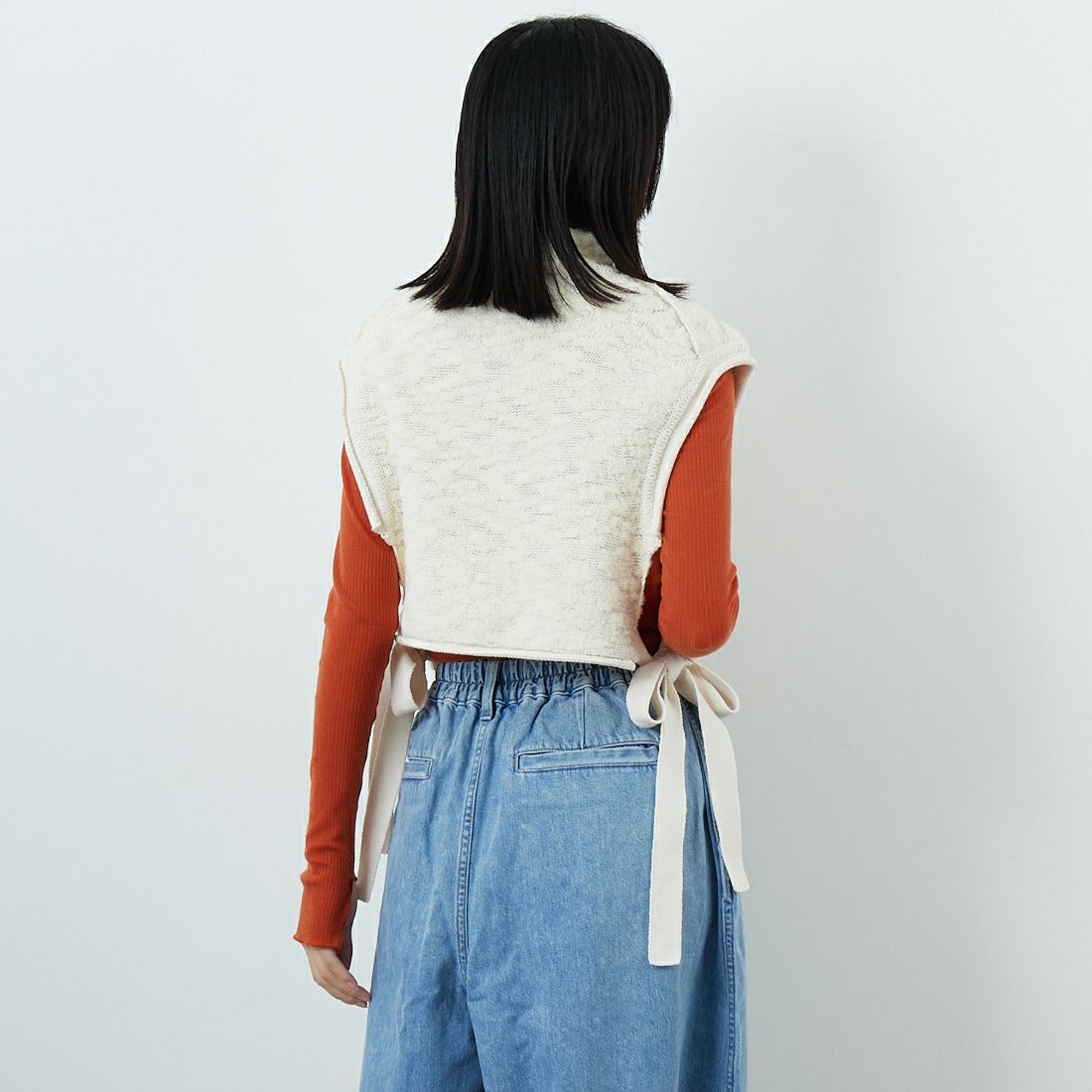 UNFIL [アンフィル] ランダムウール&ウーレンコットン ハイネックベスト [WVFL-UW122] OFF WHITE &&モデル身長：162cm 着用サイズ：1&&