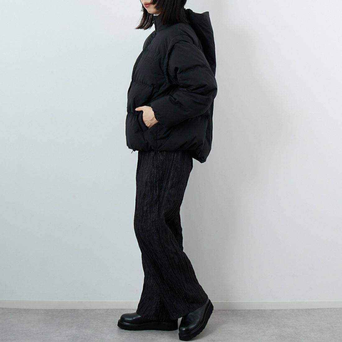 MM6 Maison Margiela [エムエムシックス メゾン マルジェラ] スポーツジャケット [S62AN0159-M35609] 900 BLACK &&モデル身長：162cm 着用サイズ：38&&