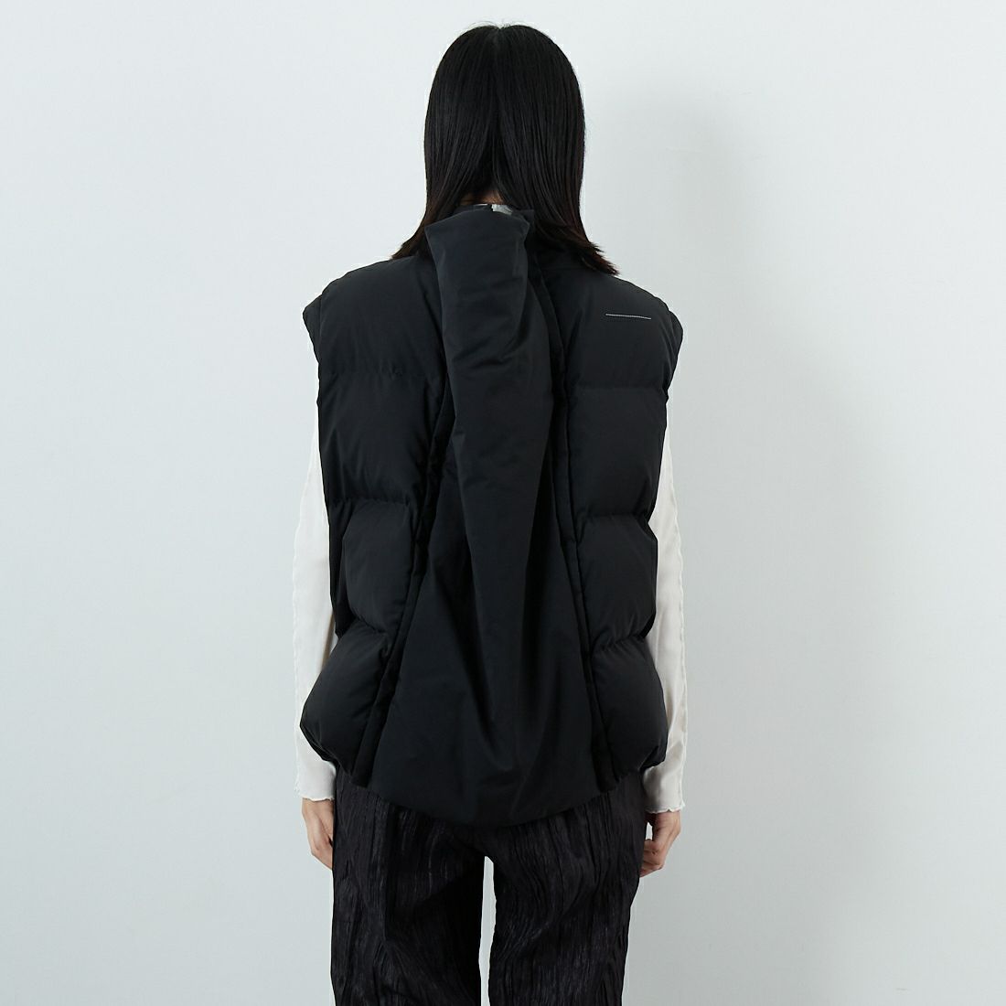 MM6 Maison Margiela [エムエムシックス メゾン マルジェラ] スポーツジャケット [S62AN0159-M35609] 900 BLACK &&モデル身長：162cm 着用サイズ：38&&