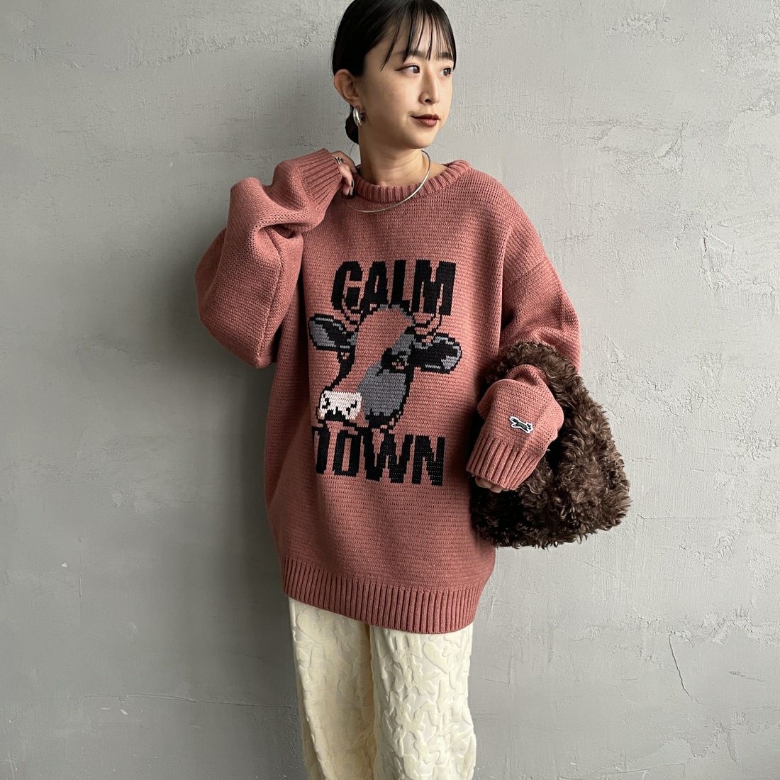 THE FOX [ザフォックス] 別注 アニマル柄クルーネックジャガードニット [JFL25AW-09-JF] PINK &&モデル身長：150cm 着用サイズ：S&&