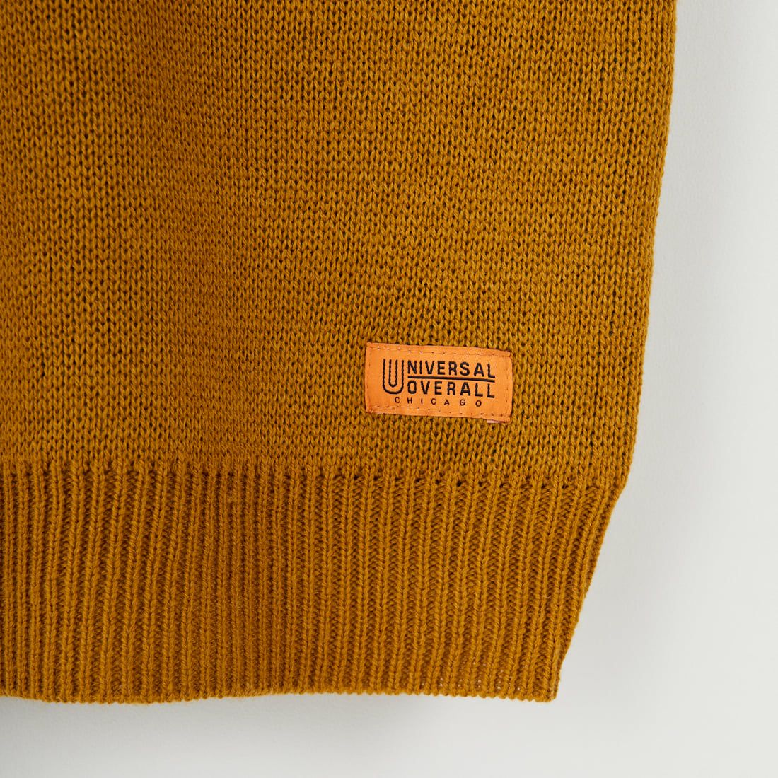 UNIVERSAL OVERALL [ユニバーサルオーバーオール] 別注 カレッジロゴニットセーター [U2533301IN-JF] BEIGE