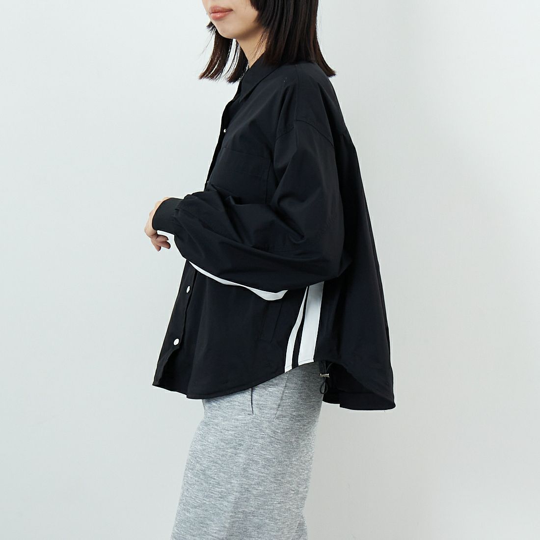 DIGNITE COLLIER [ディニテコリエ] サイドライン シャツブルゾン [80256120] 004 ﾌﾞﾗｯｸ &&モデル身長：162cm 着用サイズ：F&&