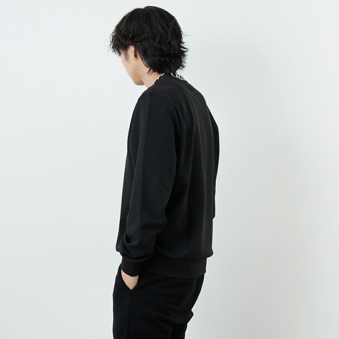 LACOSTE [ラコステ] ジャカードネックモックネックスウェット [SH9542] 031 BLACK &&モデル身長：179cm 着用サイズ：5&&