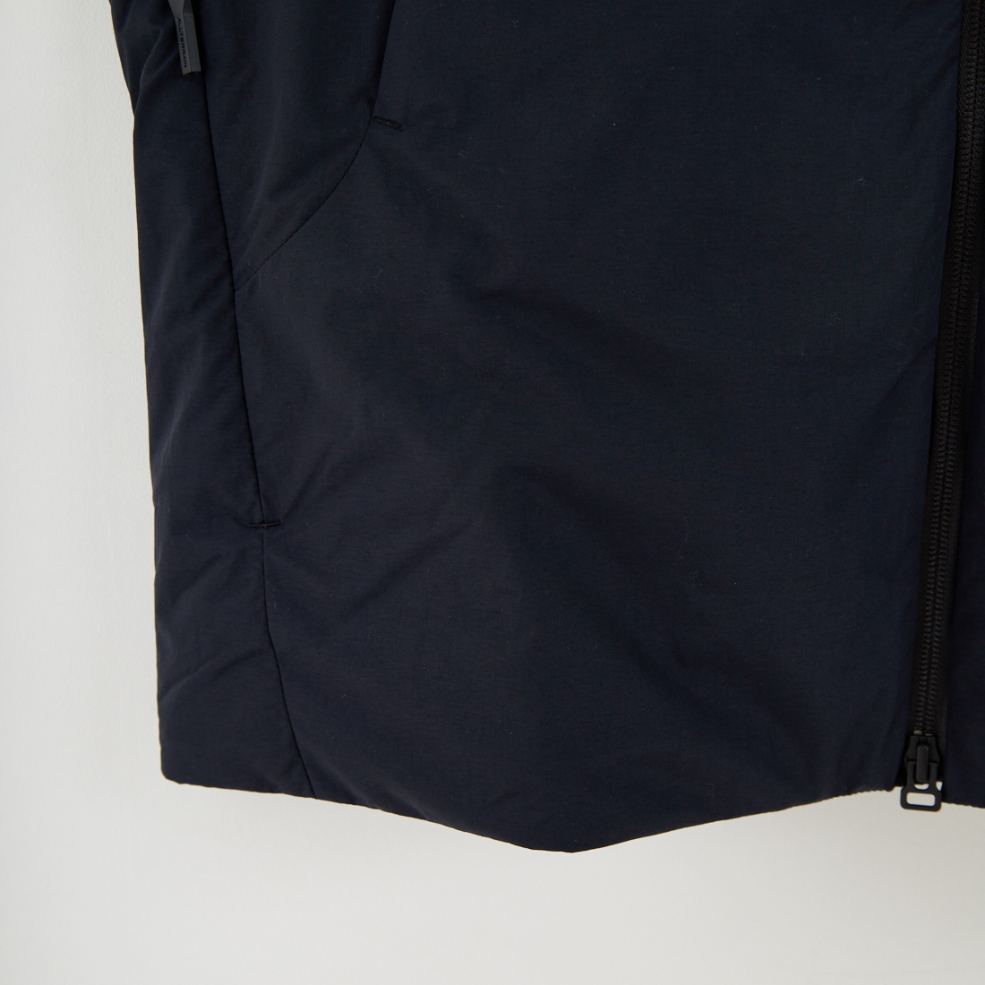 DESCENTE ALLTERRAIN [デサントオルテライン] インサレーテッドライトウェイトジャケット [DU5FWB14M] BK00