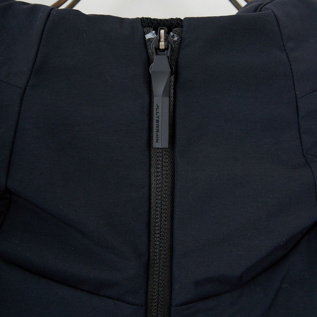 DESCENTE ALLTERRAIN [デサントオルテライン] インサレーテッドライトウェイトジャケット [DU5FWB14M] BK00