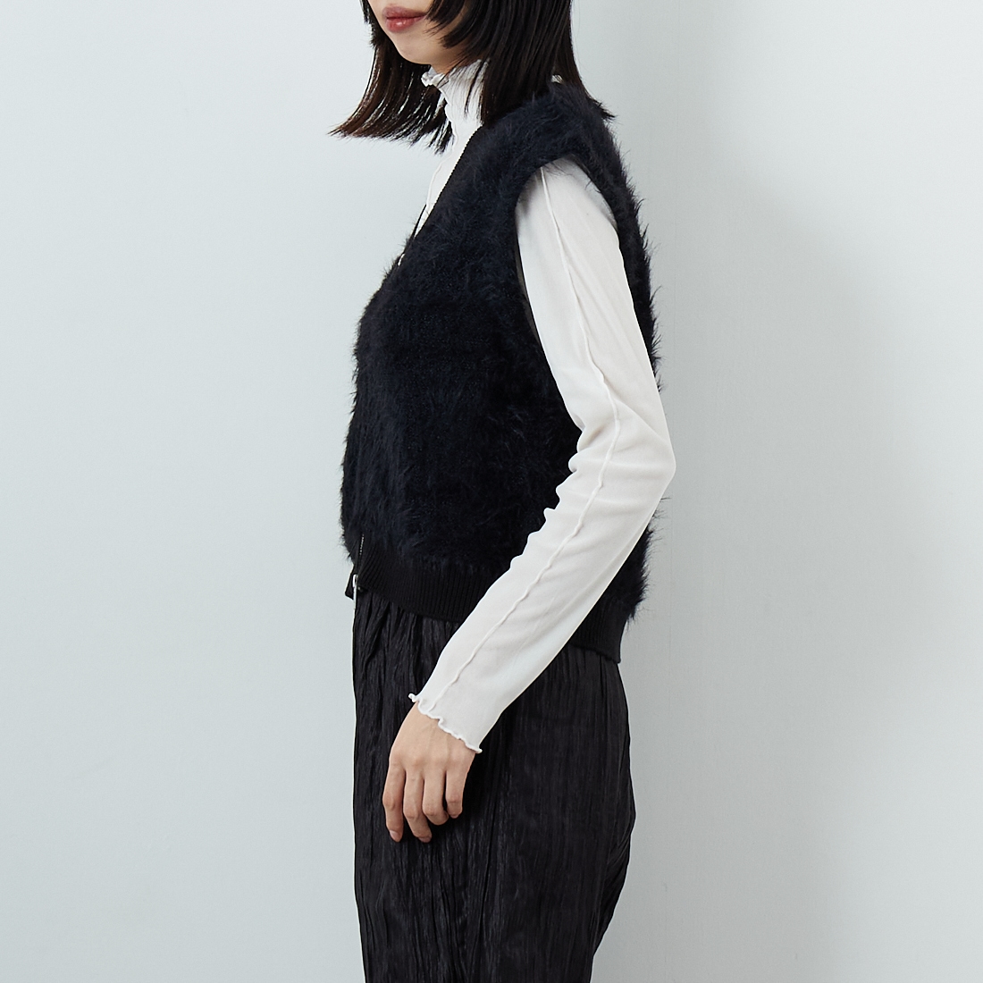 &g'aime [アンジェム] シャギーWジップベスト [986-67016] ﾌﾞﾗｯｸ &&モデル身長：162cm 着用サイズ：F&&