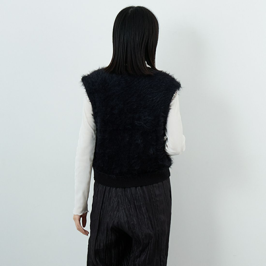 &g'aime [アンジェム] シャギーWジップベスト [986-67016] ﾌﾞﾗｯｸ &&モデル身長：162cm 着用サイズ：F&&