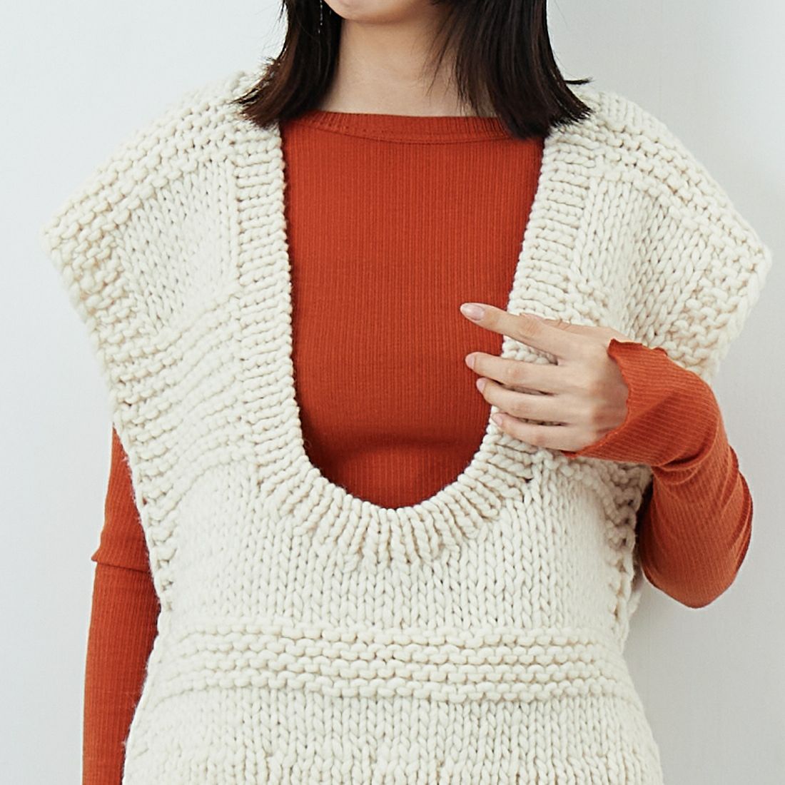 anuke [アンヌーク] Uネックハンドニットベスト [62520510] IVR	 &&モデル身長：162cm 着用サイズ：F&&