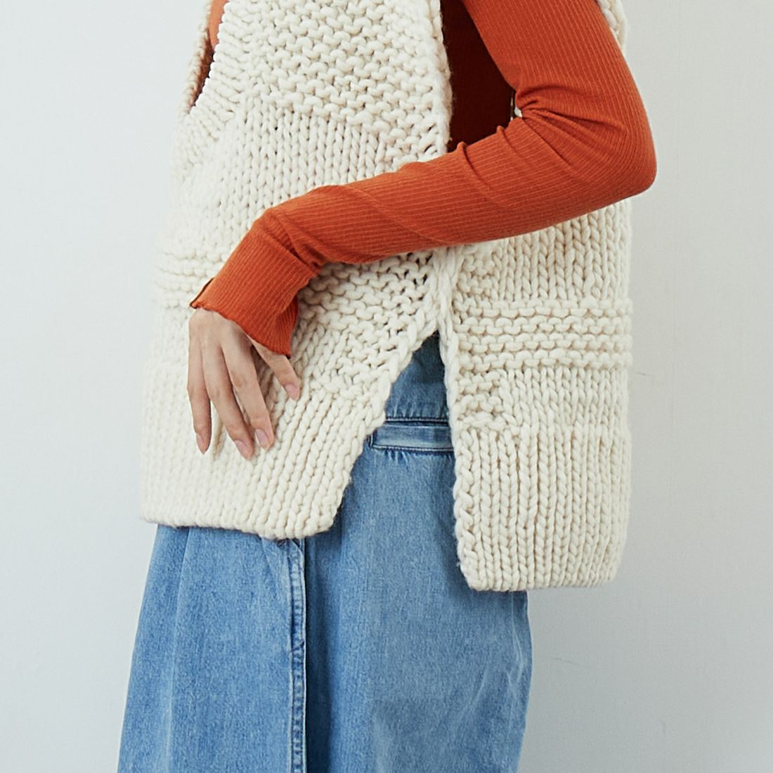 anuke [アンヌーク] Uネックハンドニットベスト [62520510] IVR	 &&モデル身長：162cm 着用サイズ：F&&