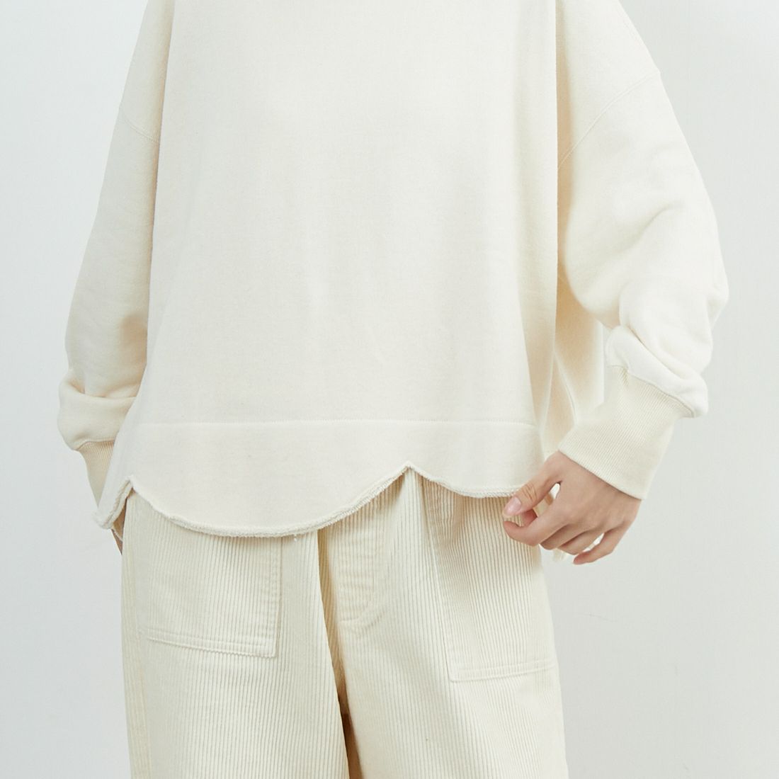 tumugu: [ツムグ] スプリング裏毛プルオーバー [TC25314] 06 KINARI &&モデル身長：162cm 着用サイズ：F&&