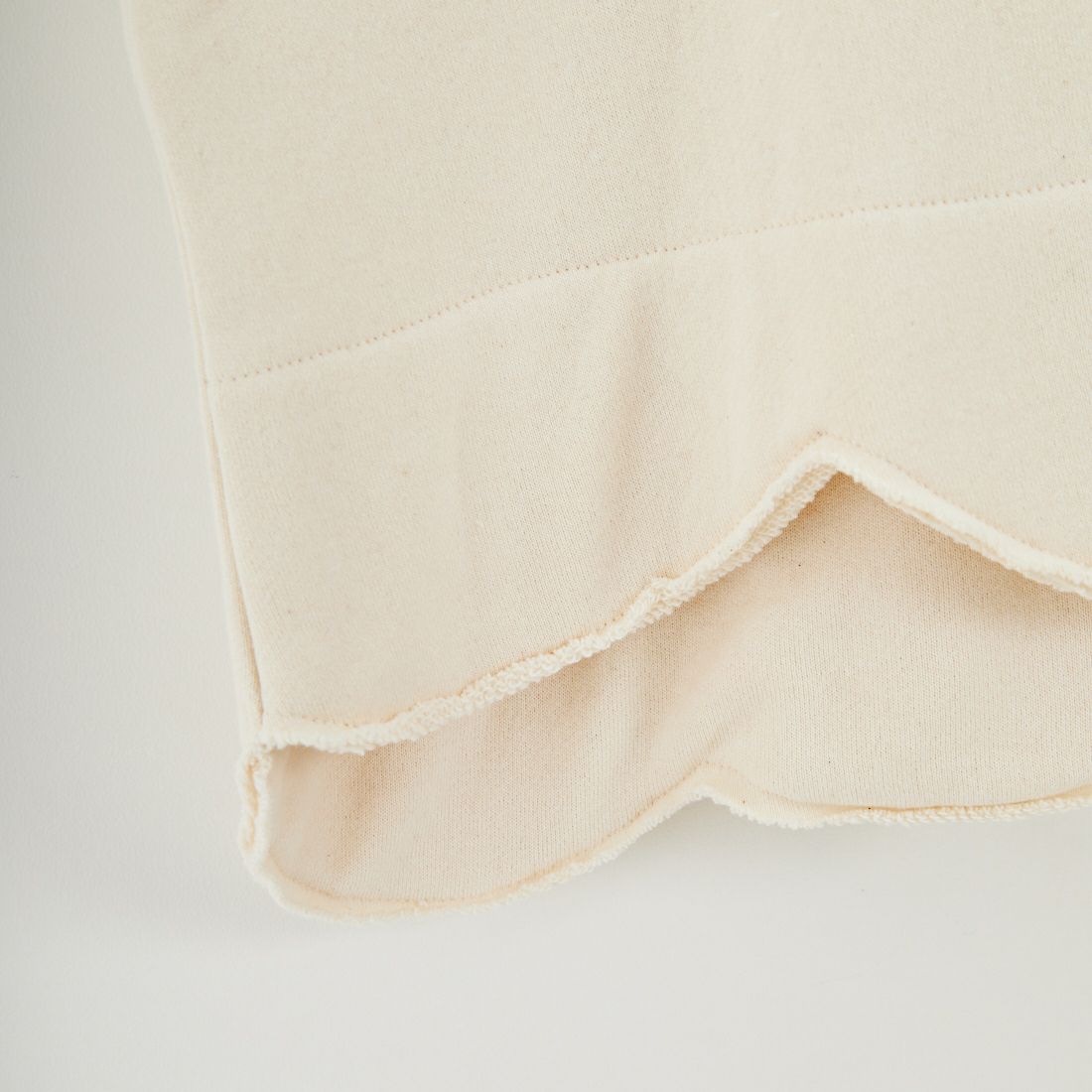 tumugu: [ツムグ] スプリング裏毛プルオーバー [TC25314] 06 KINARI