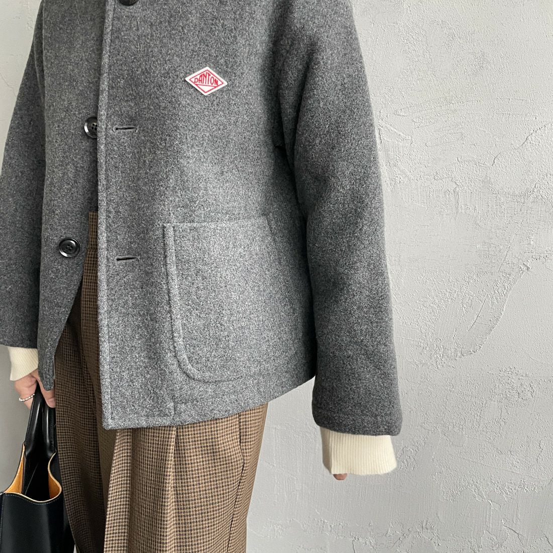 DANTON [ダントン] ウールライトパイルノーカラージャケット [DT-A0013WLP] M.GREY &&モデル身長：160cm 着用サイズ：34&&