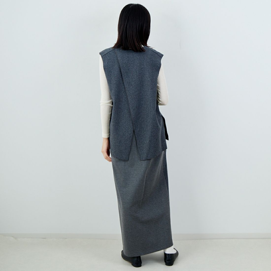 CHIGNON [シニヨン] ダブルフェイスジャージスカート [2855-212KK] CHARCOAL &&モデル身長：162cm 着用サイズ：F&&