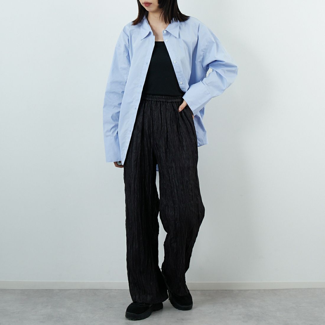 CHIGNON [シニヨン] シャイニーワッシャーパンツ [3655-264BZ] BLACK &&モデル身長：162cm 着用サイズ：F&&