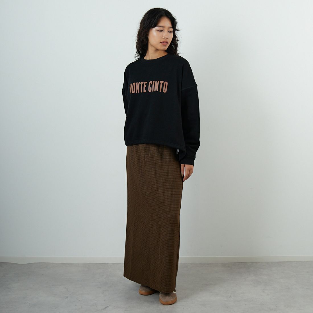 CLOCHE [クロシェ] 裏起毛リバーシブルロゴスウェット [55285703] ﾌﾞﾗｯｸ &&モデル身長：162cm 着用サイズ：2&&