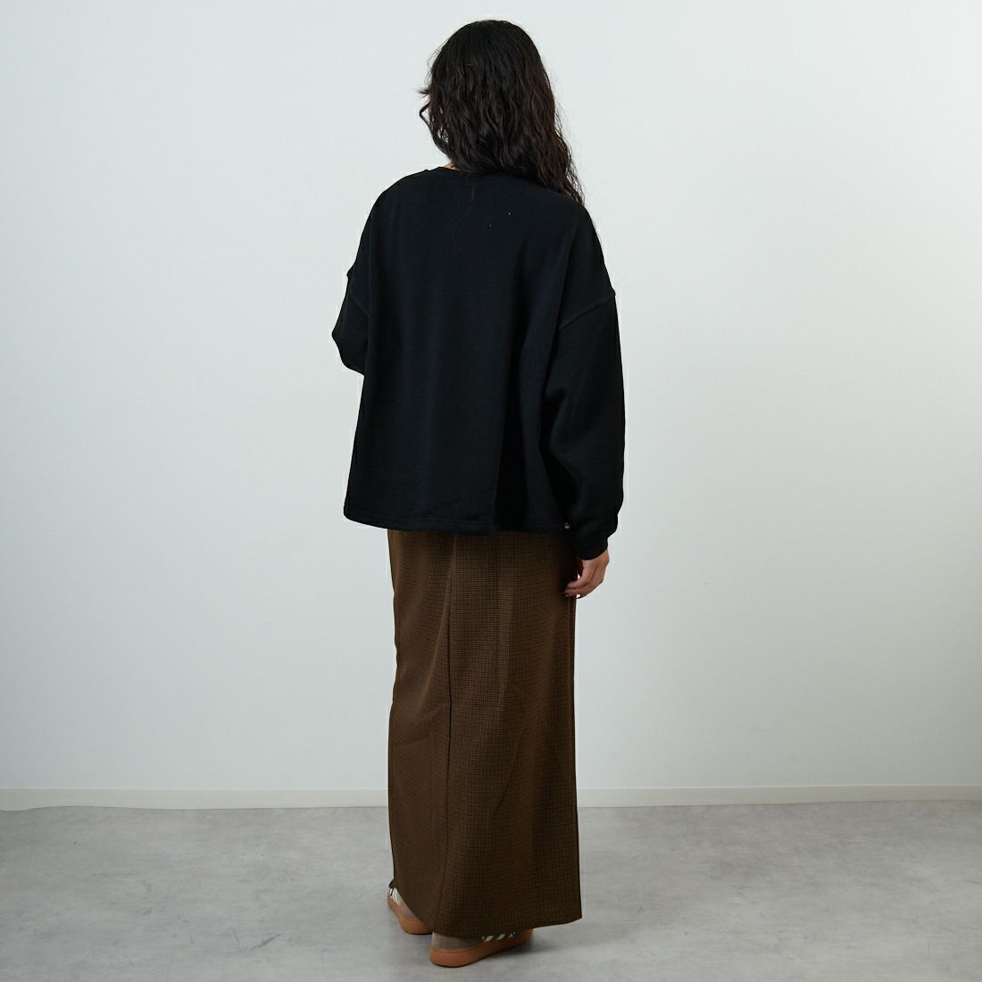 CLOCHE [クロシェ] 裏起毛リバーシブルロゴスウェット [55285703] ﾌﾞﾗｯｸ &&モデル身長：162cm 着用サイズ：2&&