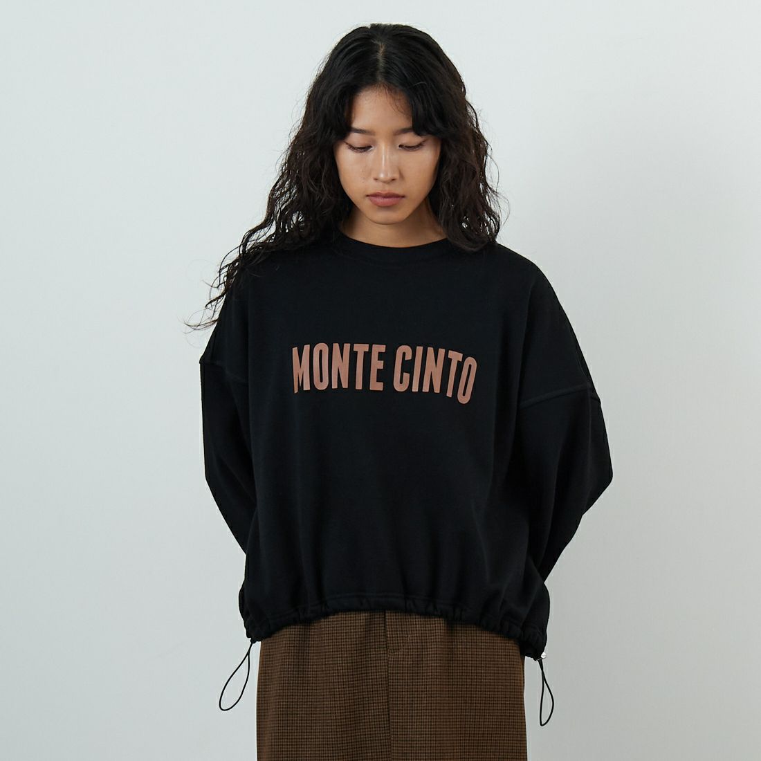 CLOCHE [クロシェ] 裏起毛リバーシブルロゴスウェット [55285703] ﾌﾞﾗｯｸ &&モデル身長：162cm 着用サイズ：2&&