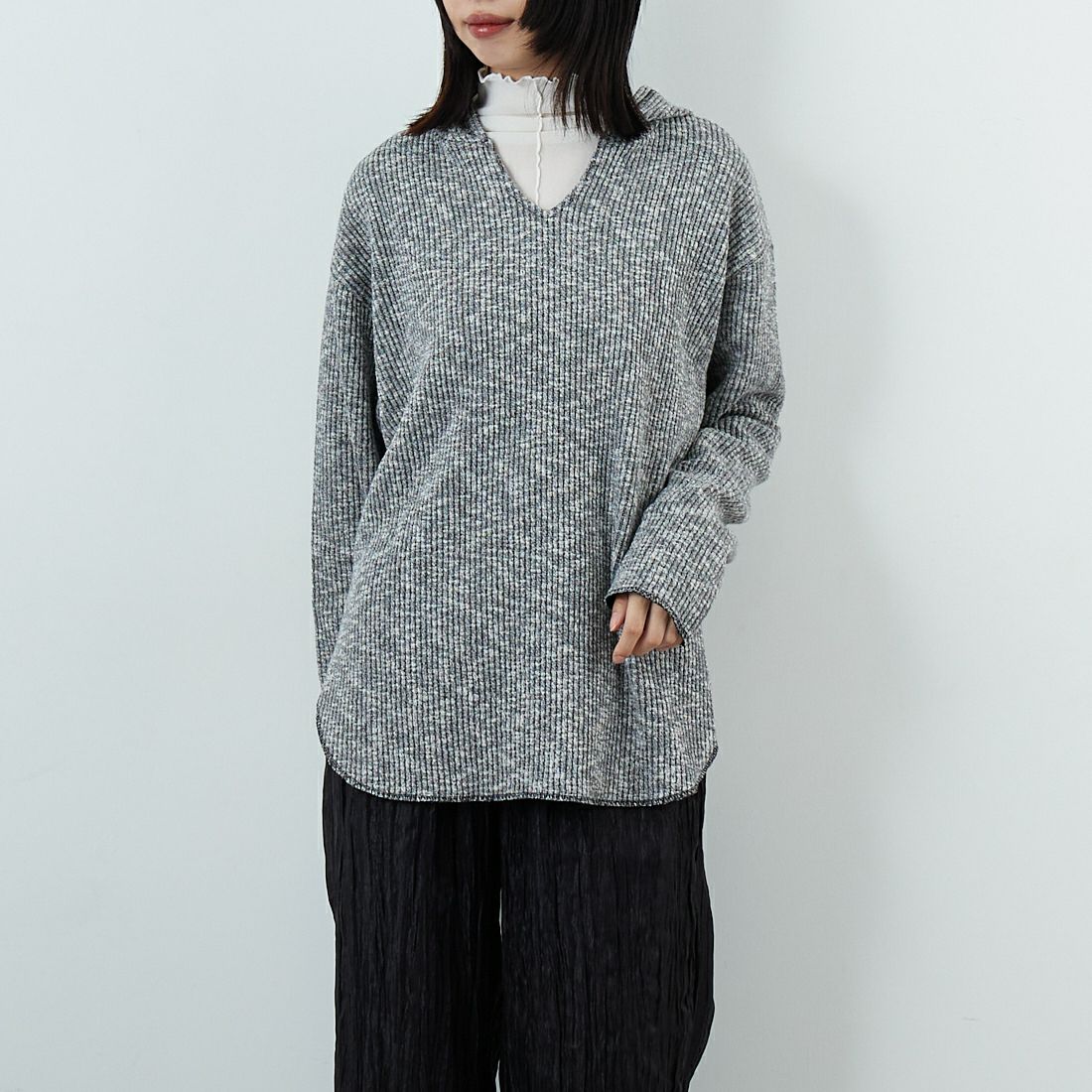 CHIGNON [シニヨン] フーディニットソープルオーバー [8655-320KK] GRAY &&モデル身長：162cm 着用サイズ：F&&