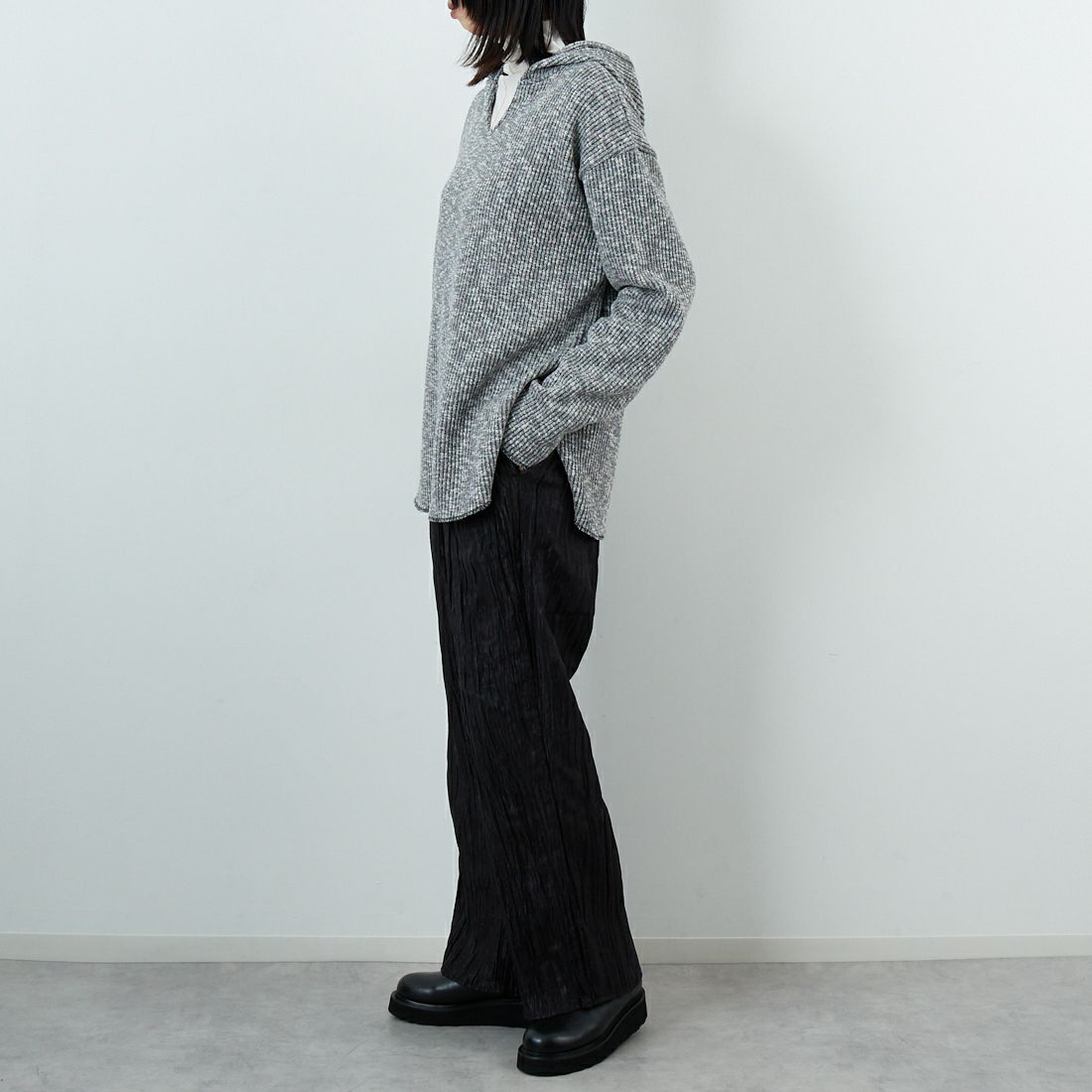 CHIGNON [シニヨン] フーディニットソープルオーバー [8655-320KK] GRAY &&モデル身長：162cm 着用サイズ：F&&