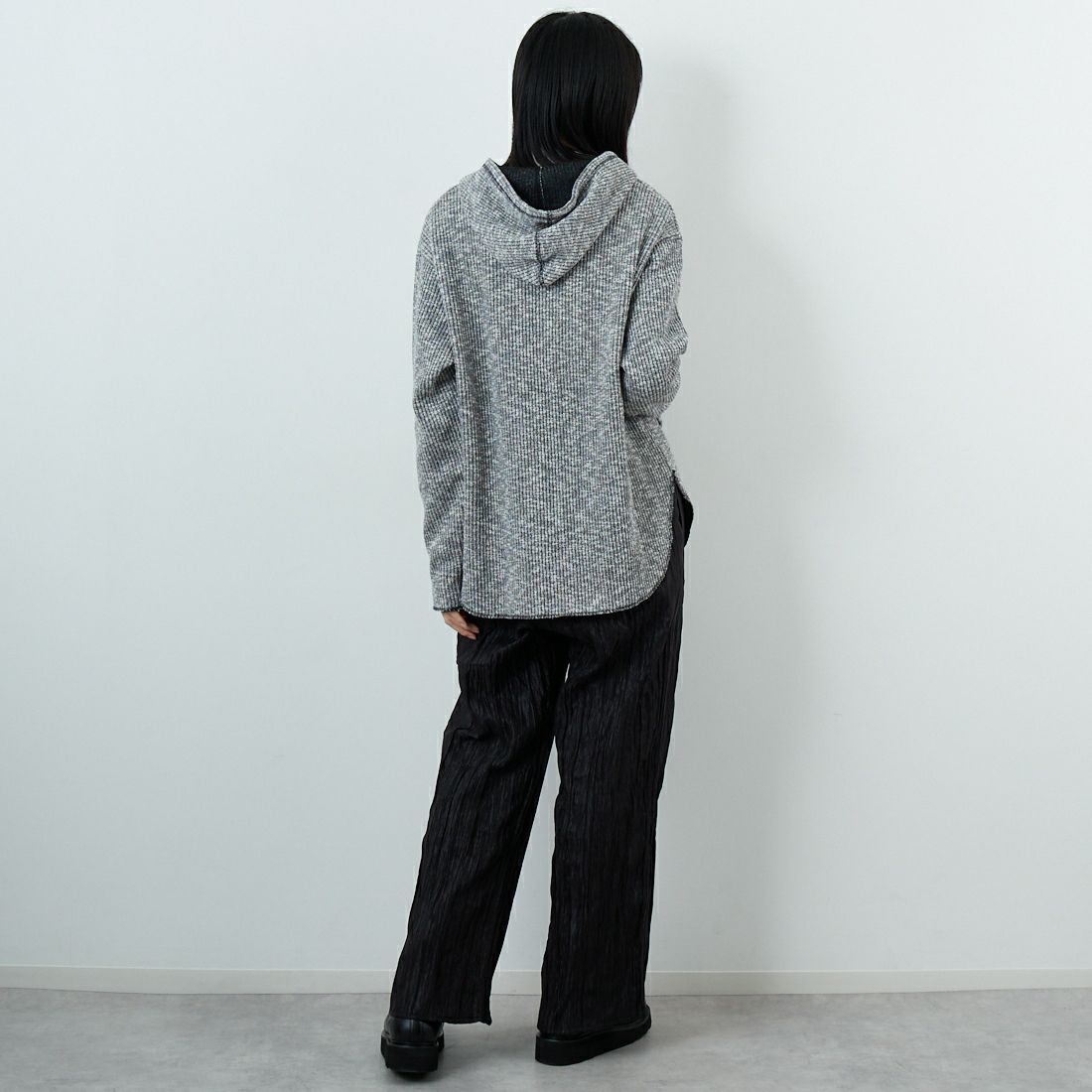 CHIGNON [シニヨン] フーディニットソープルオーバー [8655-320KK] GRAY &&モデル身長：162cm 着用サイズ：F&&