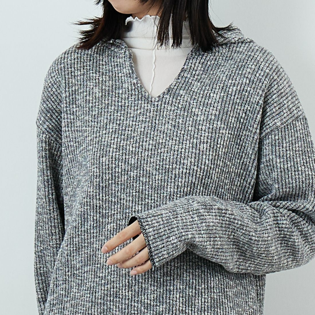 CHIGNON [シニヨン] フーディニットソープルオーバー [8655-320KK] GRAY &&モデル身長：162cm 着用サイズ：F&&