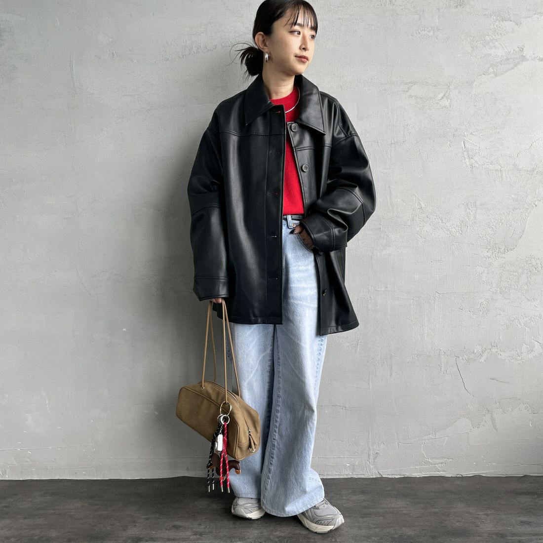 Jeans Factory Clothes [ジーンズファクトリークローズ] スリーブデザイン フェイクレザージャケット [25478-HN] BLACK &&モデル身長：150cm 着用サイズ：F&&