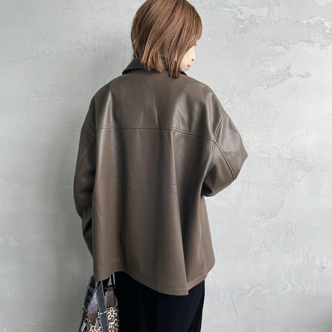 Jeans Factory Clothes [ジーンズファクトリークローズ] スリーブデザイン フェイクレザージャケット [25478-HN] BROWN &&モデル身長：158cm 着用サイズ：F&&