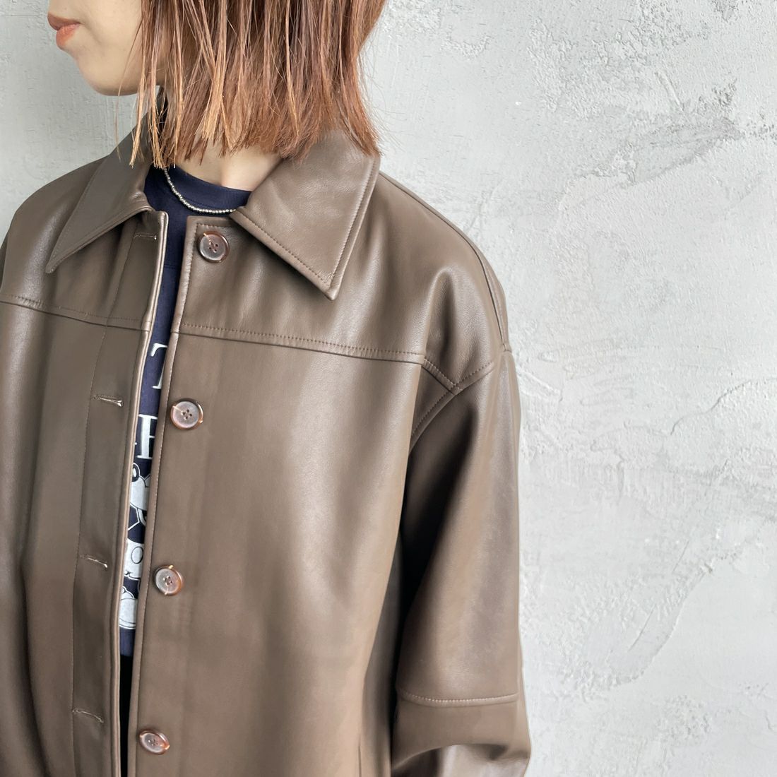 Jeans Factory Clothes [ジーンズファクトリークローズ] スリーブデザイン フェイクレザージャケット [25478-HN] BROWN &&モデル身長：158cm 着用サイズ：F&&