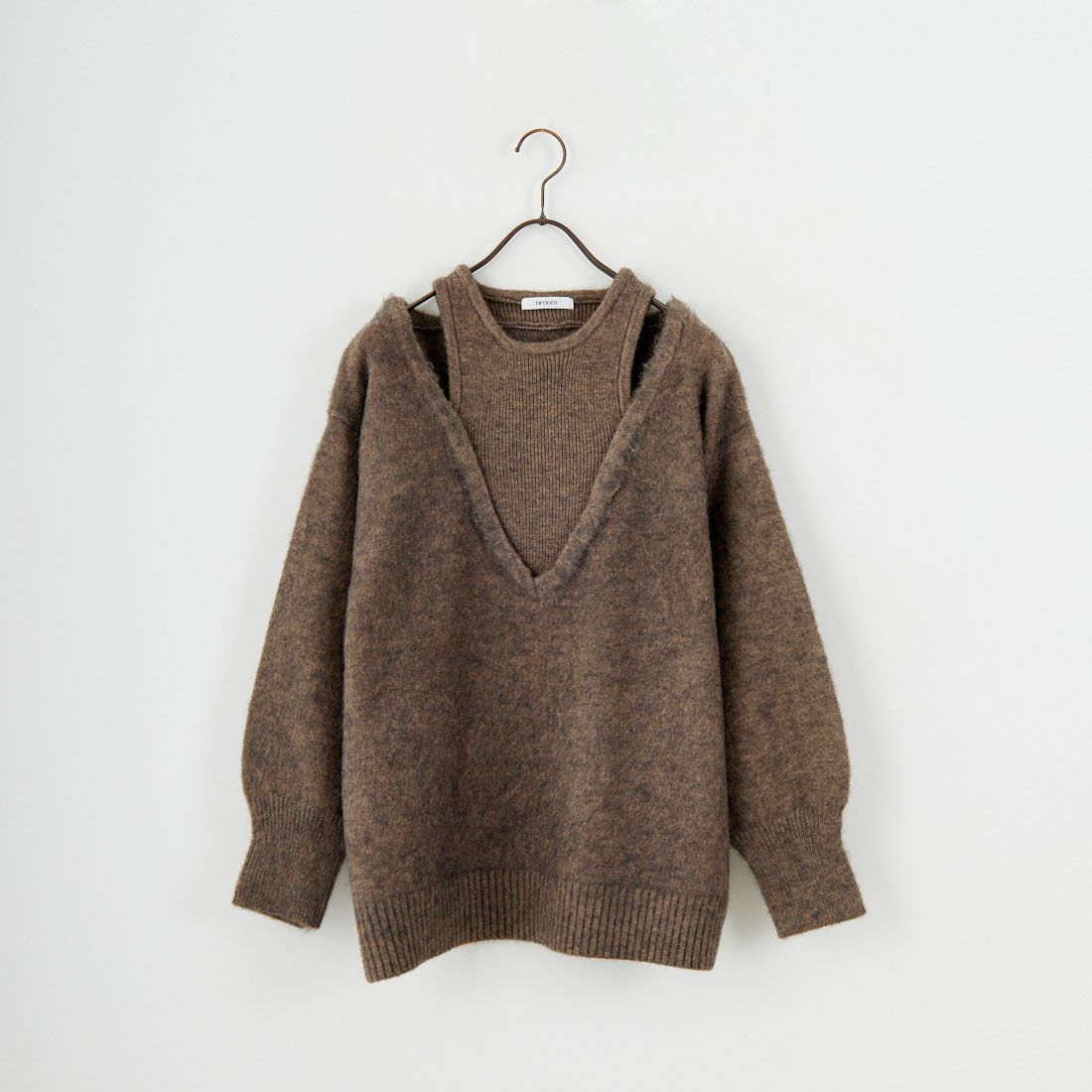 nenom [ネノム] レイヤードデザイン Vネックニット [NE25131039] 09 BLACK &&モデル身長：150cm 着用サイズ：F&&