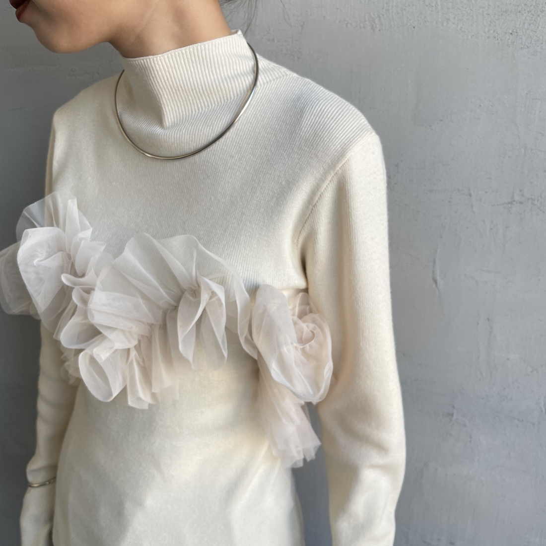 nenom [ネノム] マルチWAY チュールドッキングニットプルオーバー [NE25131042] 02 OFF &&モデル身長：150cm 着用サイズ：F&&