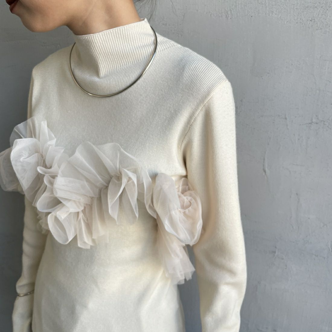 nenom [ネノム] マルチWAY チュールドッキングニットプルオーバー [NE25131042] 02 OFF &&モデル身長：150cm 着用サイズ：F&&