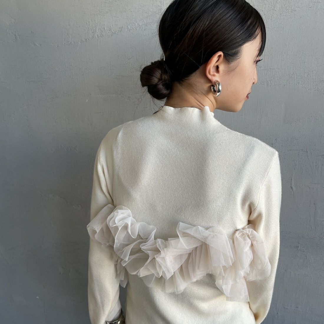 nenom [ネノム] マルチWAY チュールドッキングニットプルオーバー [NE25131042] 02 OFF &&モデル身長：150cm 着用サイズ：F&&
