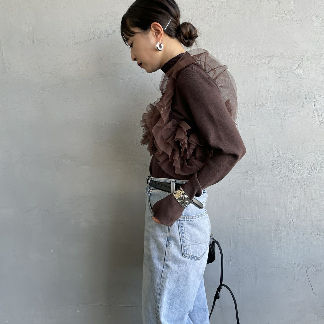 nenom [ネノム] マルチWAY チュールドッキングニットプルオーバー [NE25131042] 28 BROWN &&モデル身長：150cm 着用サイズ：F&&