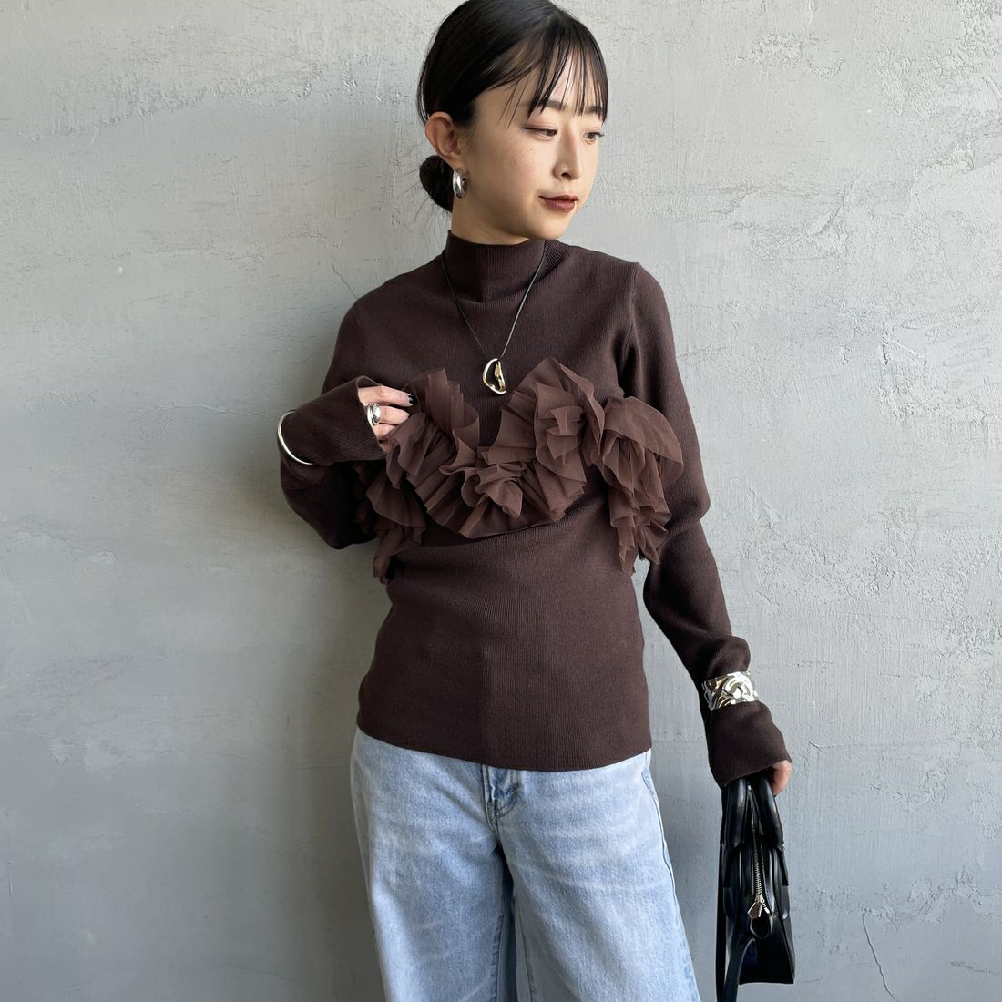nenom [ネノム] マルチWAY チュールドッキングニットプルオーバー [NE25131042] 28 BROWN &&モデル身長：150cm 着用サイズ：F&&