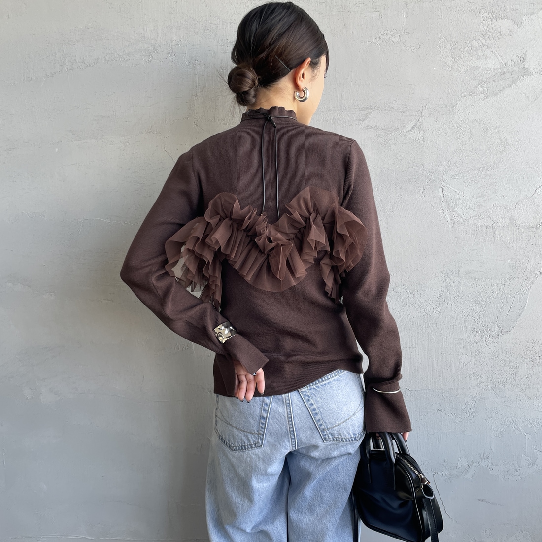 nenom [ネノム] マルチWAY チュールドッキングニットプルオーバー [NE25131042] 28 BROWN &&モデル身長：150cm 着用サイズ：F&&