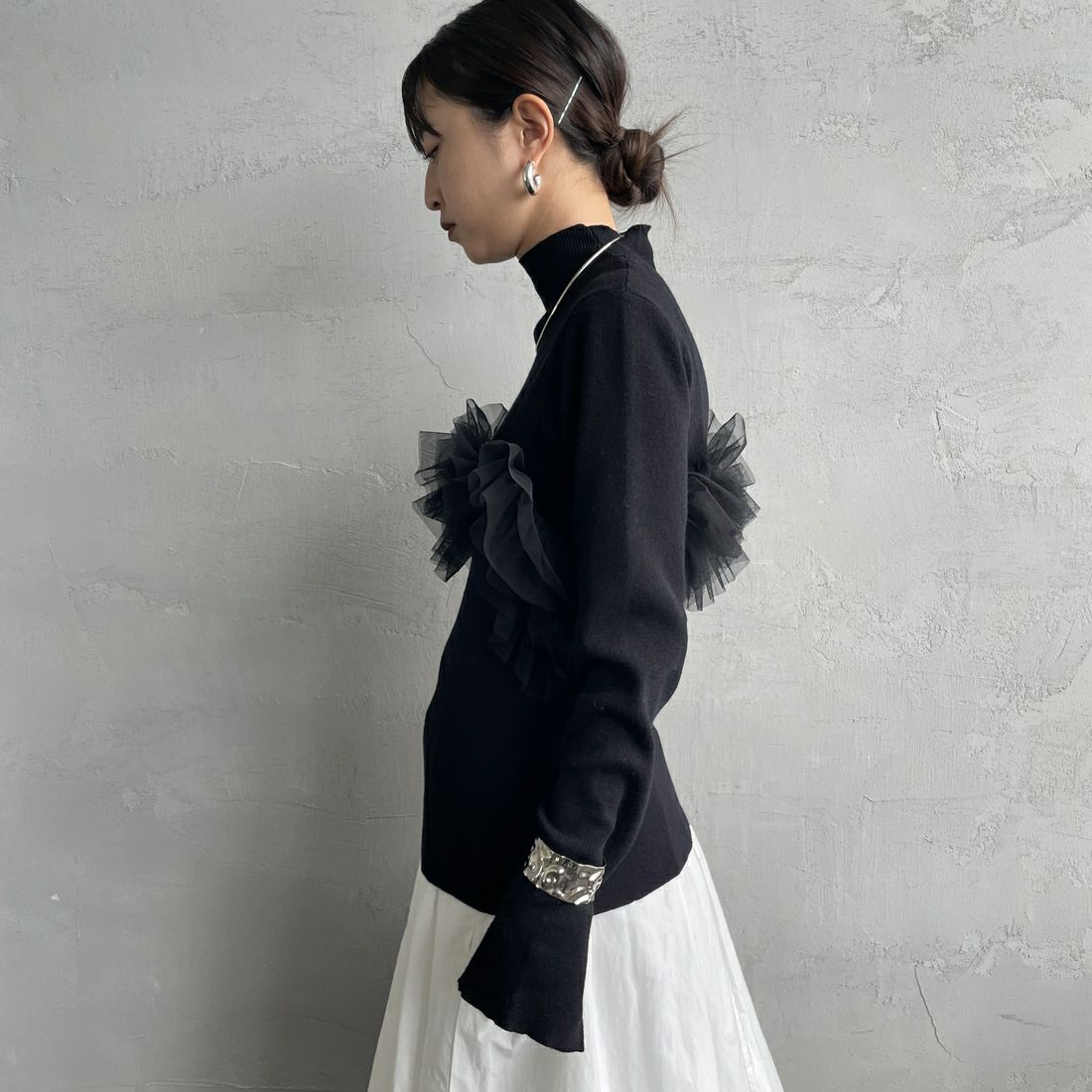 nenom [ネノム] マルチWAY チュールドッキングニットプルオーバー [NE25131042] 09 BLACK &&モデル身長：150cm 着用サイズ：F&&