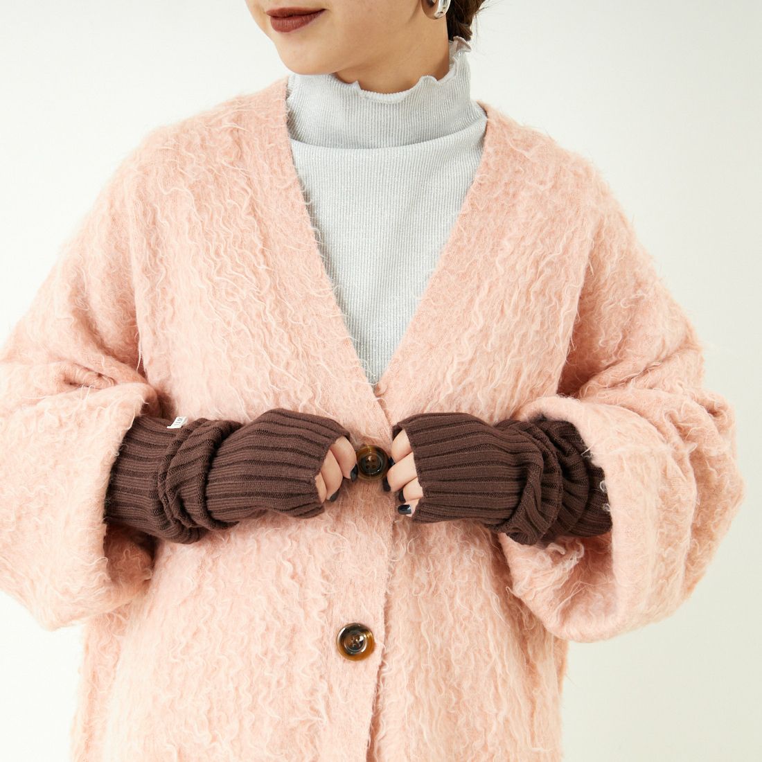 nenom [ネノム] シャギーニット Vネックカーディガン [NE25131037] 41 PINK &&モデル身長：150cm 着用サイズ：F&&