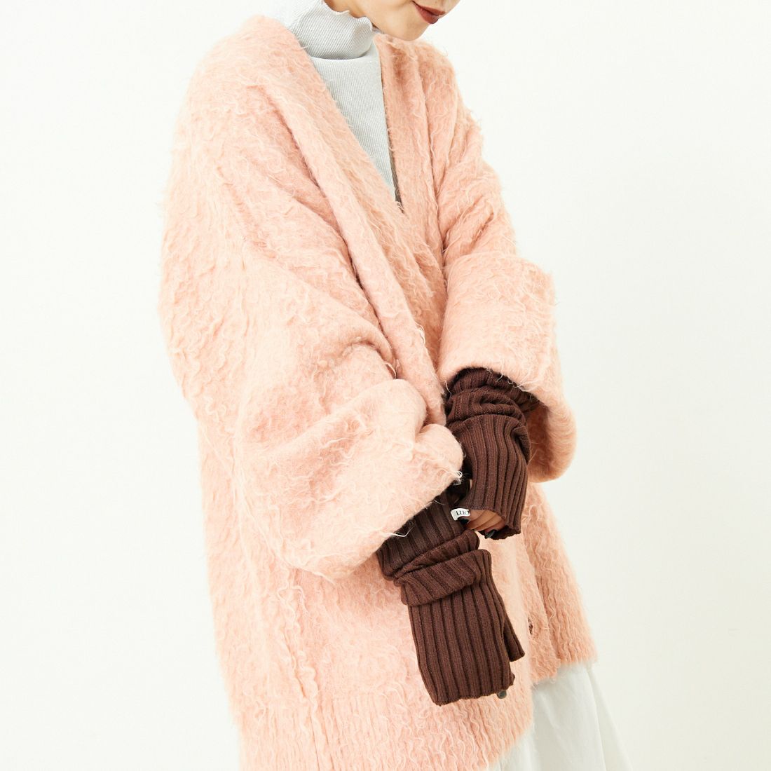 nenom [ネノム] シャギーニット Vネックカーディガン [NE25131037] 41 PINK &&モデル身長：150cm 着用サイズ：F&&