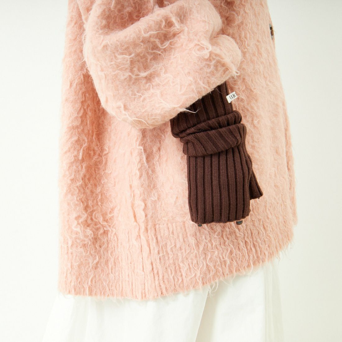 nenom [ネノム] シャギーニット Vネックカーディガン [NE25131037] 41 PINK &&モデル身長：150cm 着用サイズ：F&&