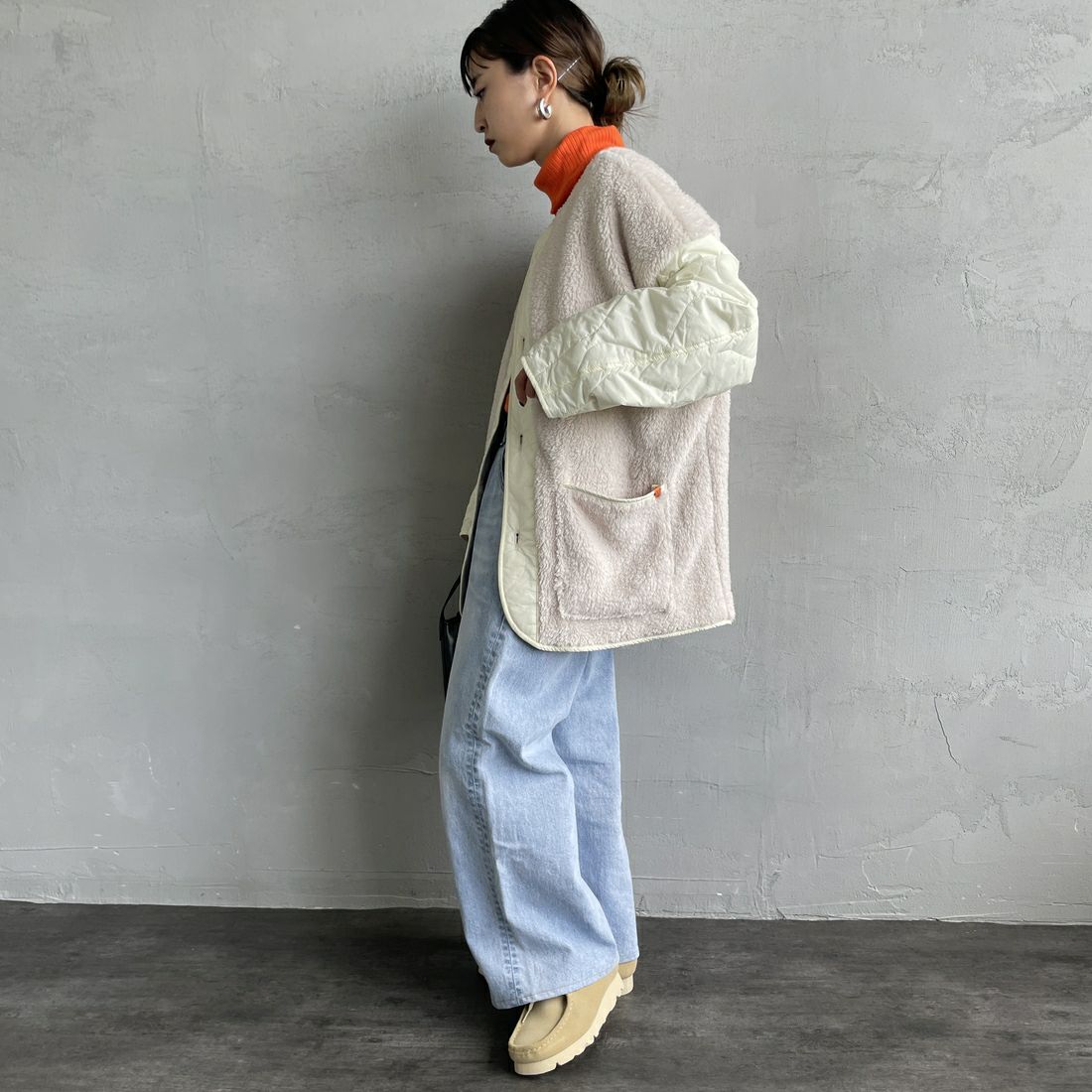 UNIVERSAL OVERALL [ユニバーサルオーバーオール] 別注 ボア切替 キルティングジャケット [U2532451IN-JF] IVORY &&モデル身長：150cm 着用サイズ：F&&