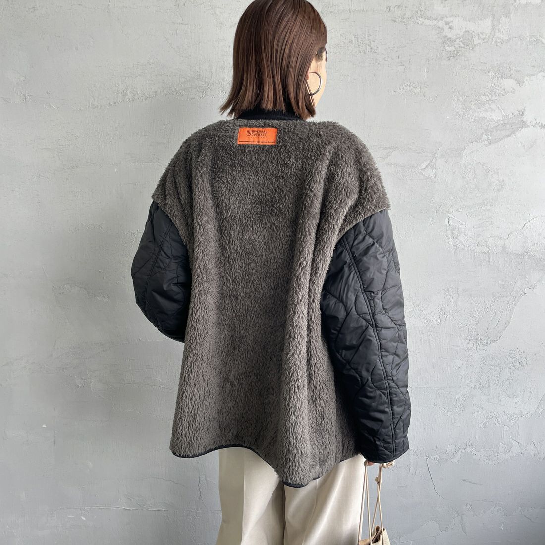 UNIVERSAL OVERALL [ユニバーサルオーバーオール] 別注 ボア切替 キルティングジャケット [U2532451IN-JF] BLACK &&モデル身長：159cm 着用サイズ：F&&