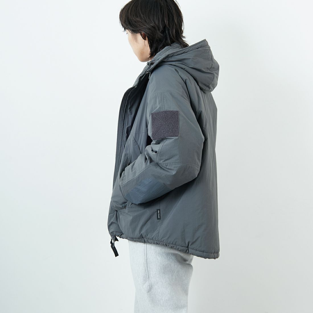 WILD THINGS [ワイルドシングス] ショートモンスターパーカー [WT25102SK] GREY &&モデル身長：179cm 着用サイズ：L&&