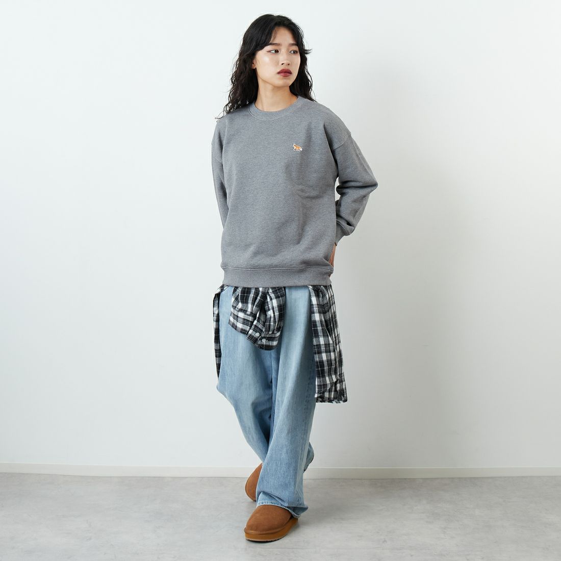 MAISON KITSUNE [メゾン キツネ] ベビーフォックス コンフォートスウェット [PW00307KM0341] H131 M.GRE &&モデル身長：162cm 着用サイズ：M&&