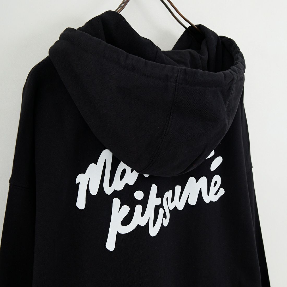 MAISON KITSUNE [メゾン キツネ] ハンドライティング オーバーサイズフーディ [PM00704KM0340] P199 BLACK