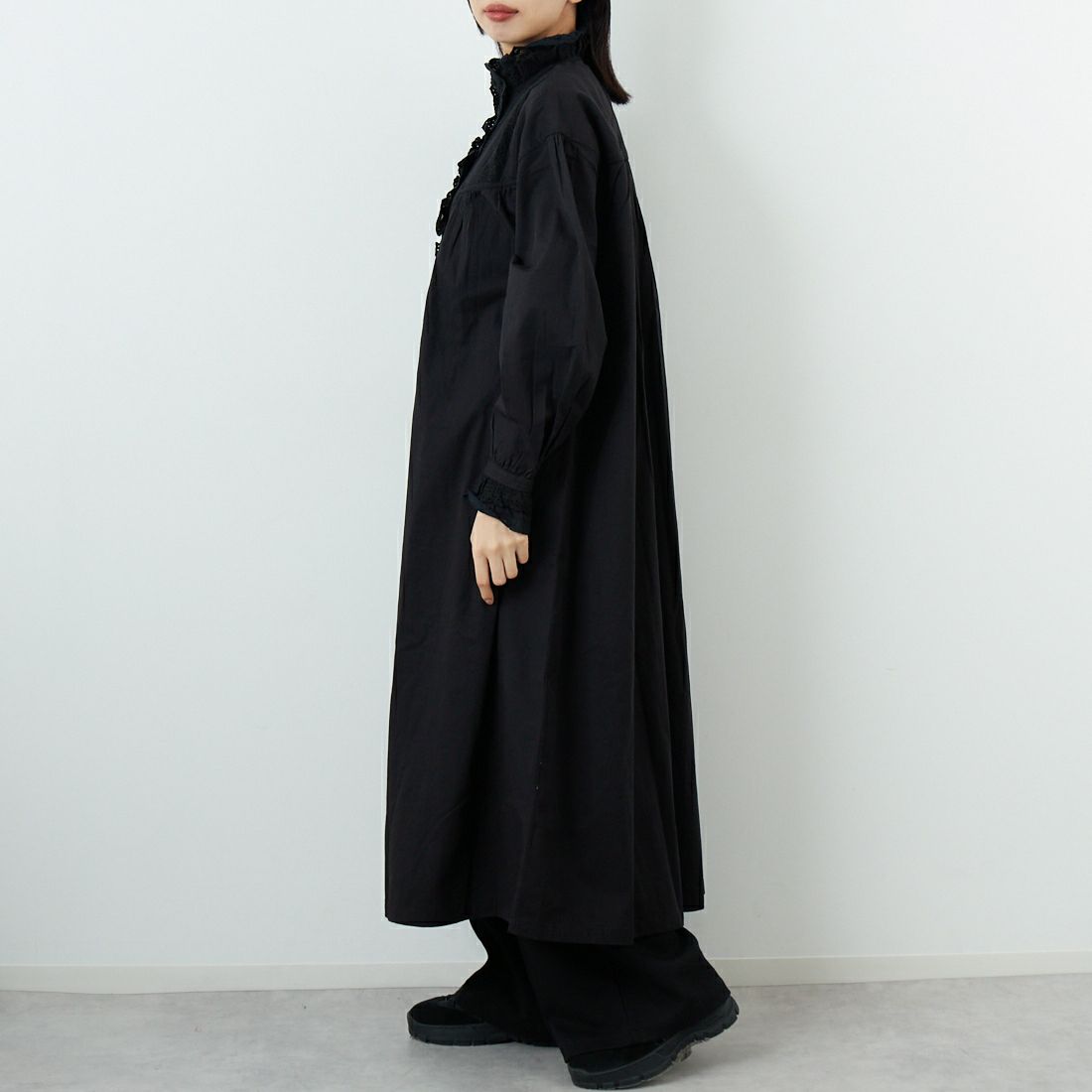 crinkle crinkle crinkle [クリンクル クリンクル クリンクル] リビルドレースシャツドレス [CC-4032] BLACK &&モデル身長：162cm 着用サイズ：F&&