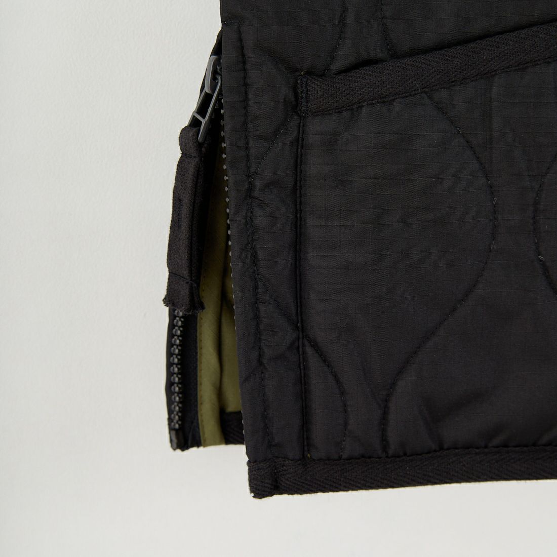 TAION [タイオン] キッズ ミリタリー Vネックジップダウンベスト [TAION-K001ZML-1] BLACK