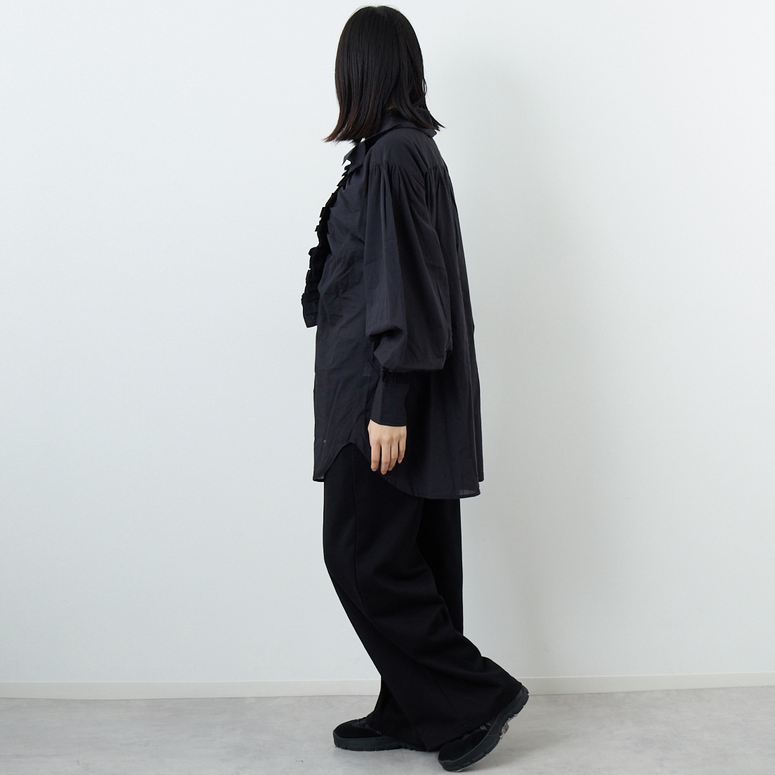 crinkle crinkle crinkle [クリンクル クリンクル クリンクル] ダブルカラーフリルブラウス [CC-4004] BLACK &&モデル身長：162cm 着用サイズ：F&&
