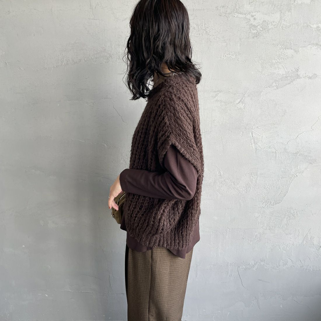 mizuiro ind [ミズイロインド] ヘアリーコクーンワイドベスト [3-220085] 44 BROWN &&モデル身長：160cm 着用サイズ：F&&